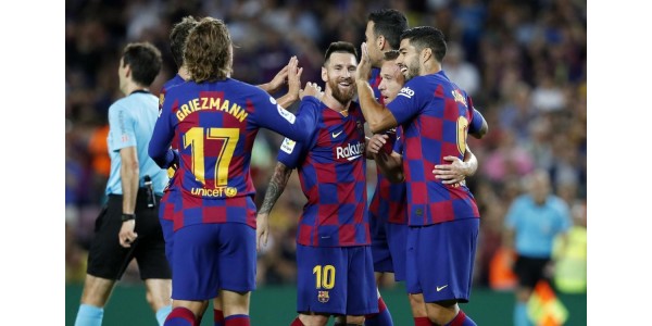 Barcelone et le Real Madrid reportent le derby national